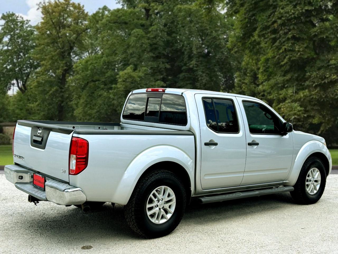 Nissan Frontier 2WD Crew Cab SWB Auto SV 2014