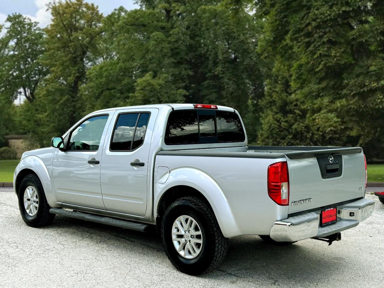 Nissan Frontier 2WD Crew Cab SWB Auto SV 2014