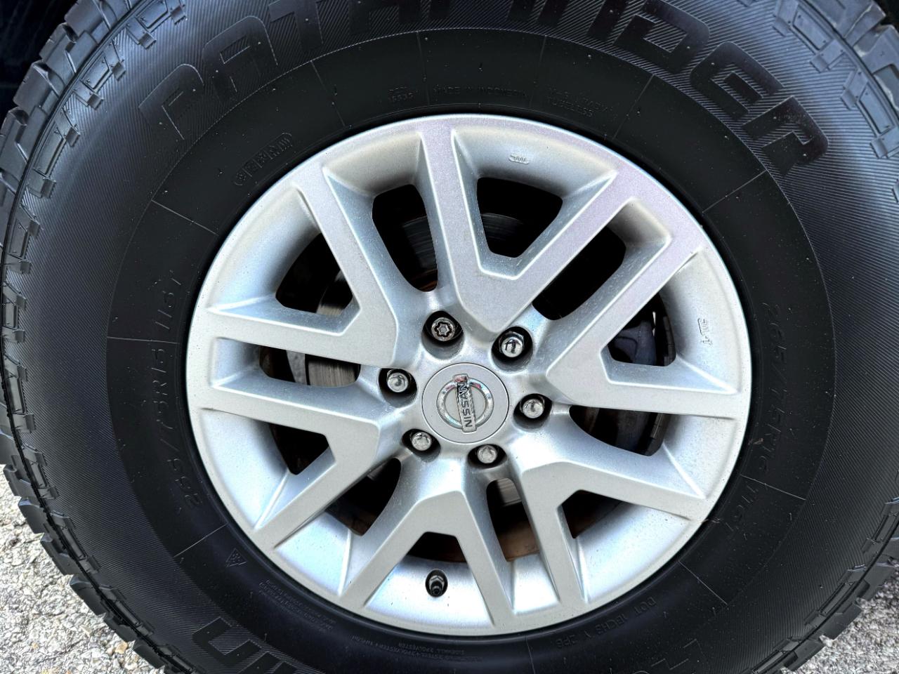 Nissan Frontier 2WD Crew Cab SWB Auto SV 2014