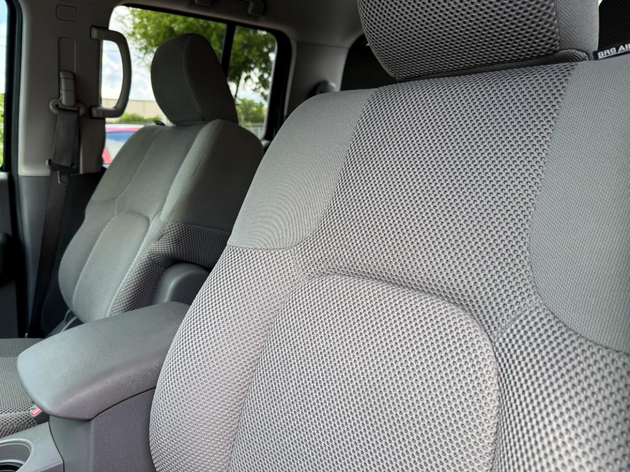 Nissan Frontier 2WD Crew Cab SWB Auto SV 2014
