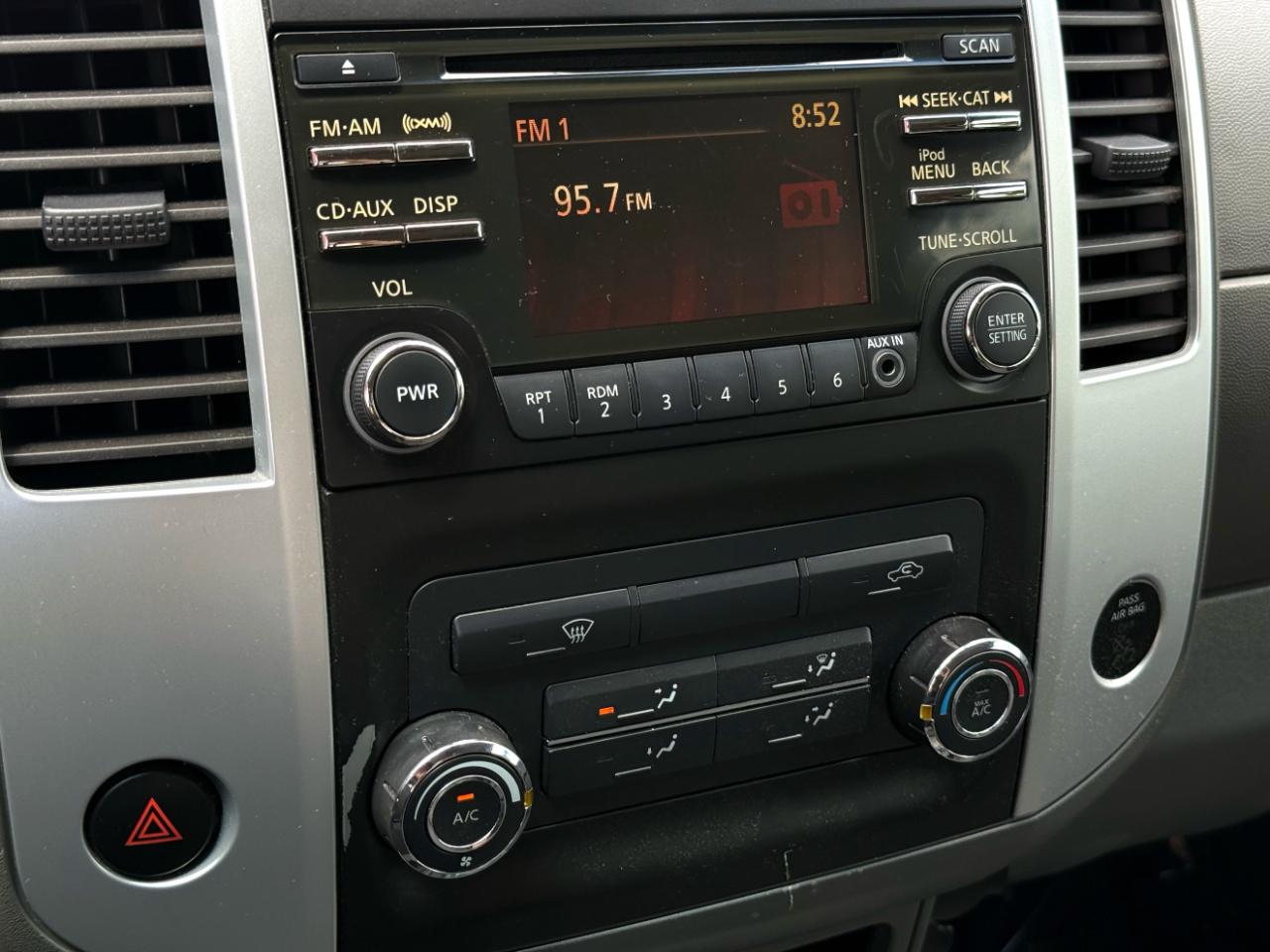 Nissan Frontier 2WD Crew Cab SWB Auto SV 2014