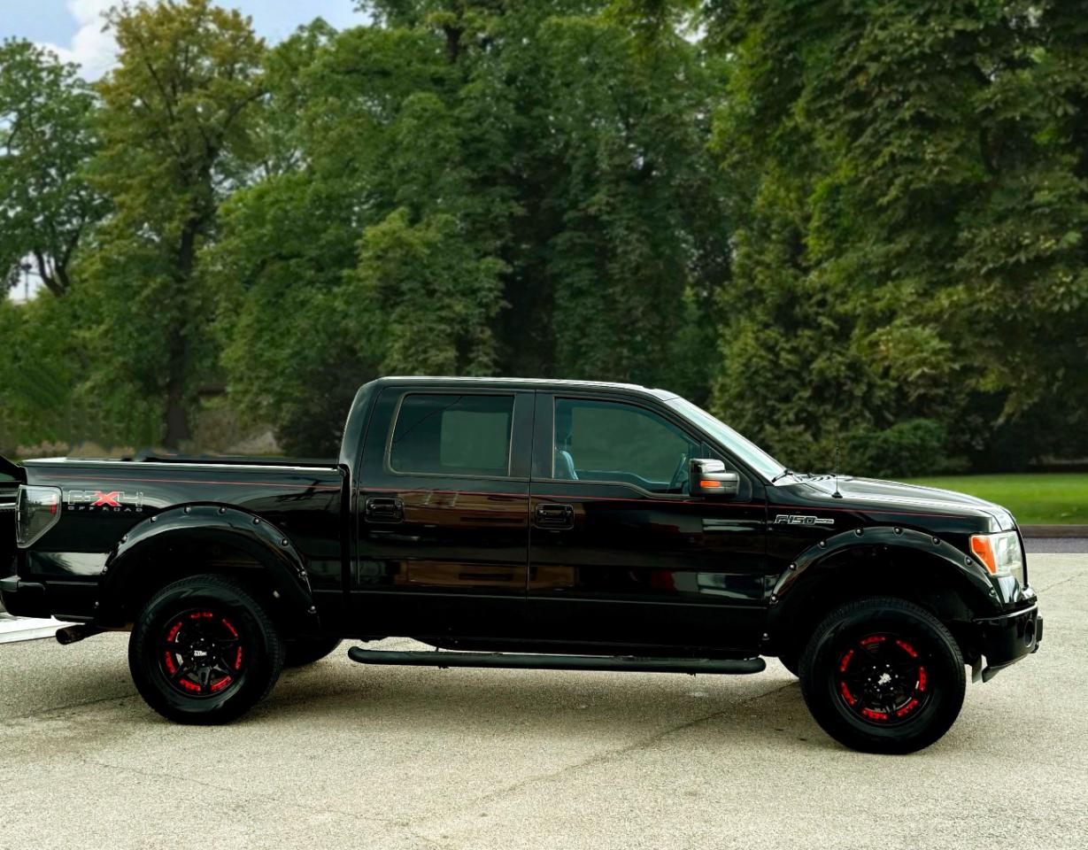 Ford F-150 4WD SuperCrew 145" Platinum 2011
