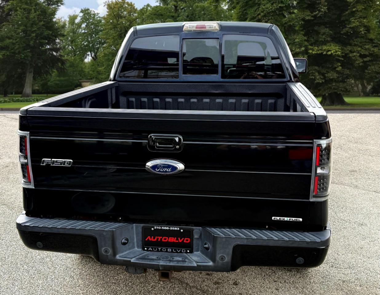 Ford F-150 4WD SuperCrew 145" Platinum 2011