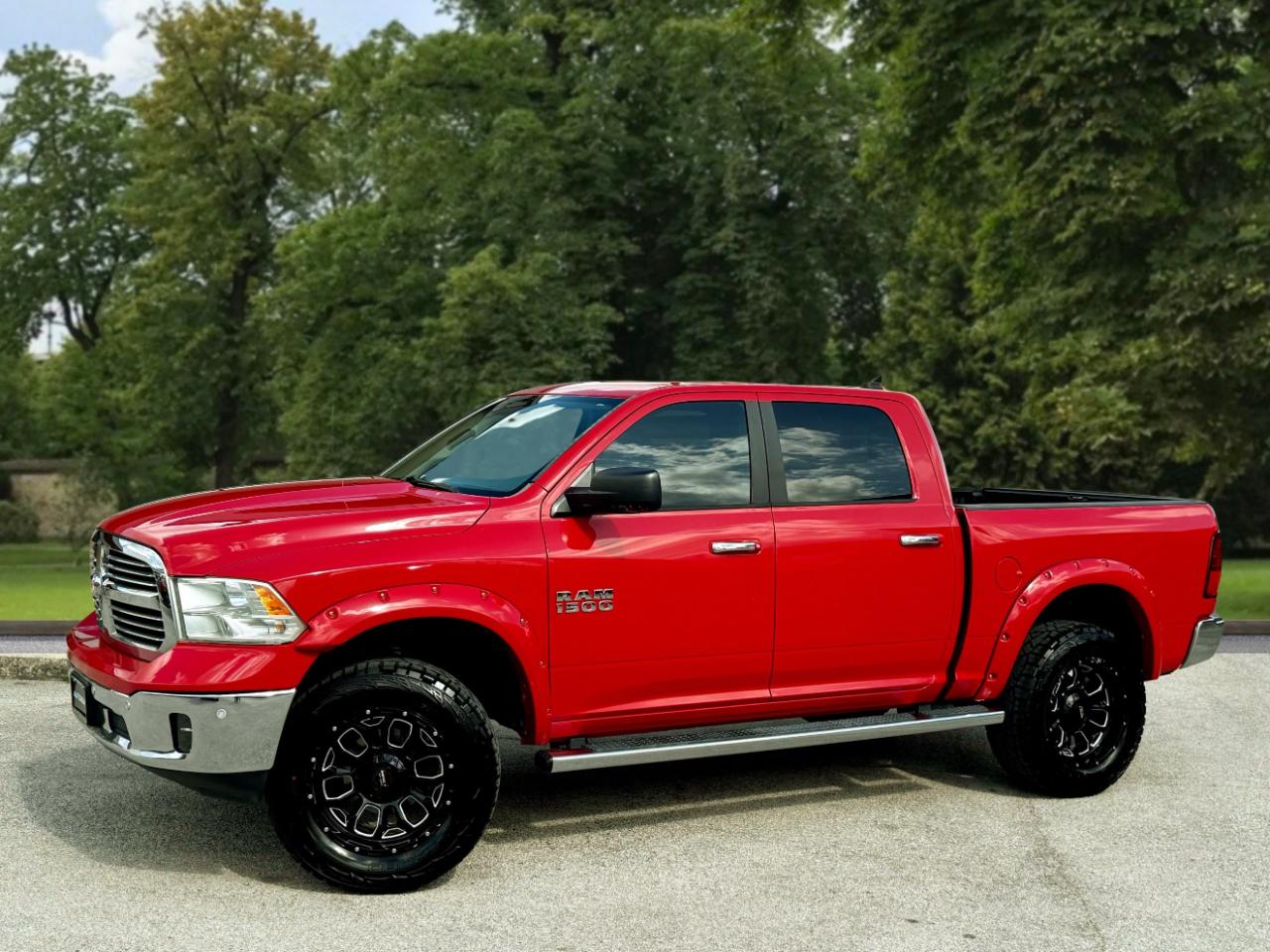 RAM 1500 4WD Crew Cab 140.5" Lone Star 2015