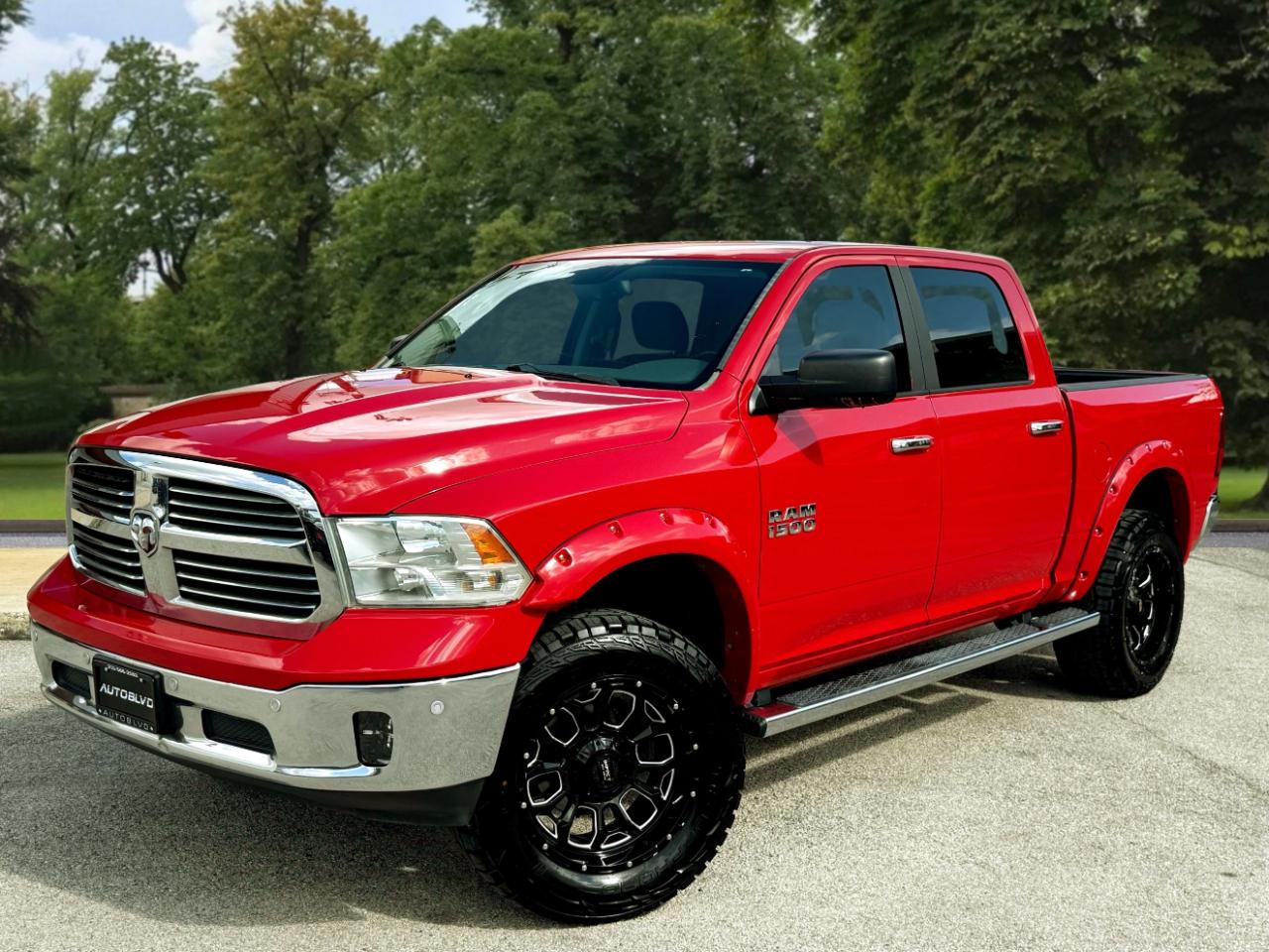RAM 1500 4WD Crew Cab 140.5" Lone Star 2015