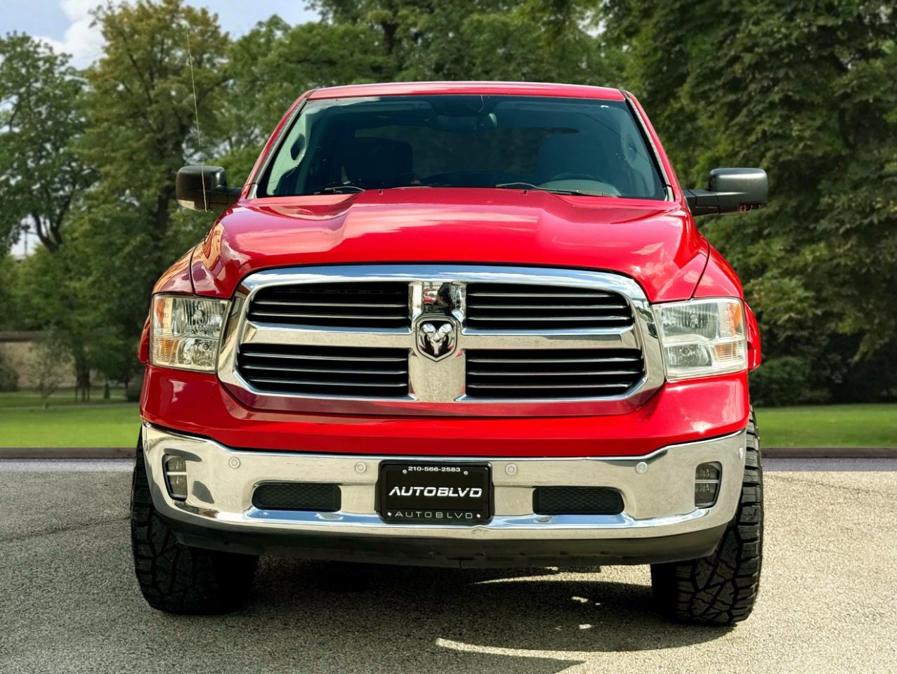 RAM 1500 4WD Crew Cab 140.5" Lone Star 2015