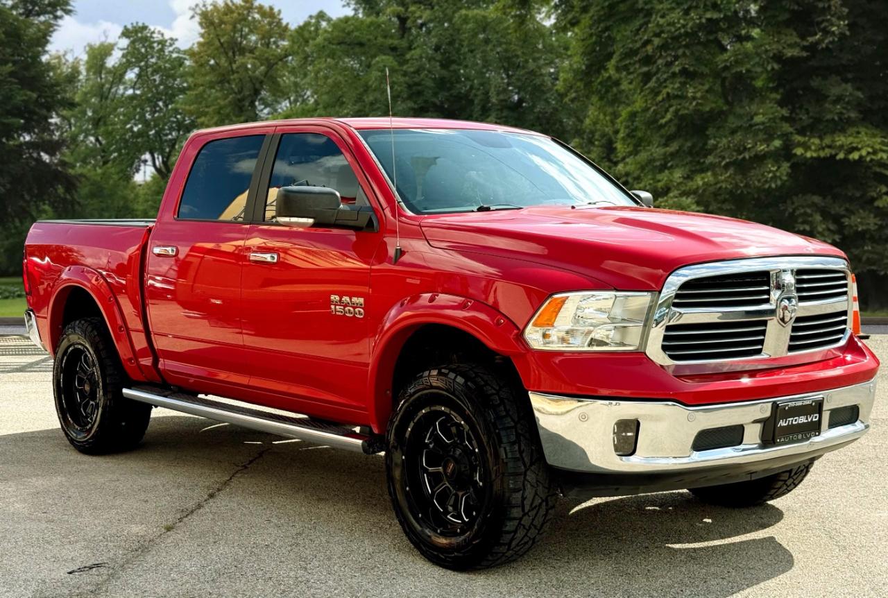 RAM 1500 4WD Crew Cab 140.5" Lone Star 2015