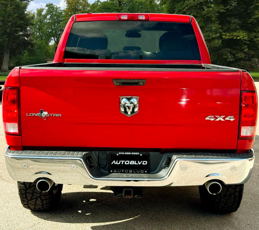 RAM 1500 4WD Crew Cab 140.5" Lone Star 2015