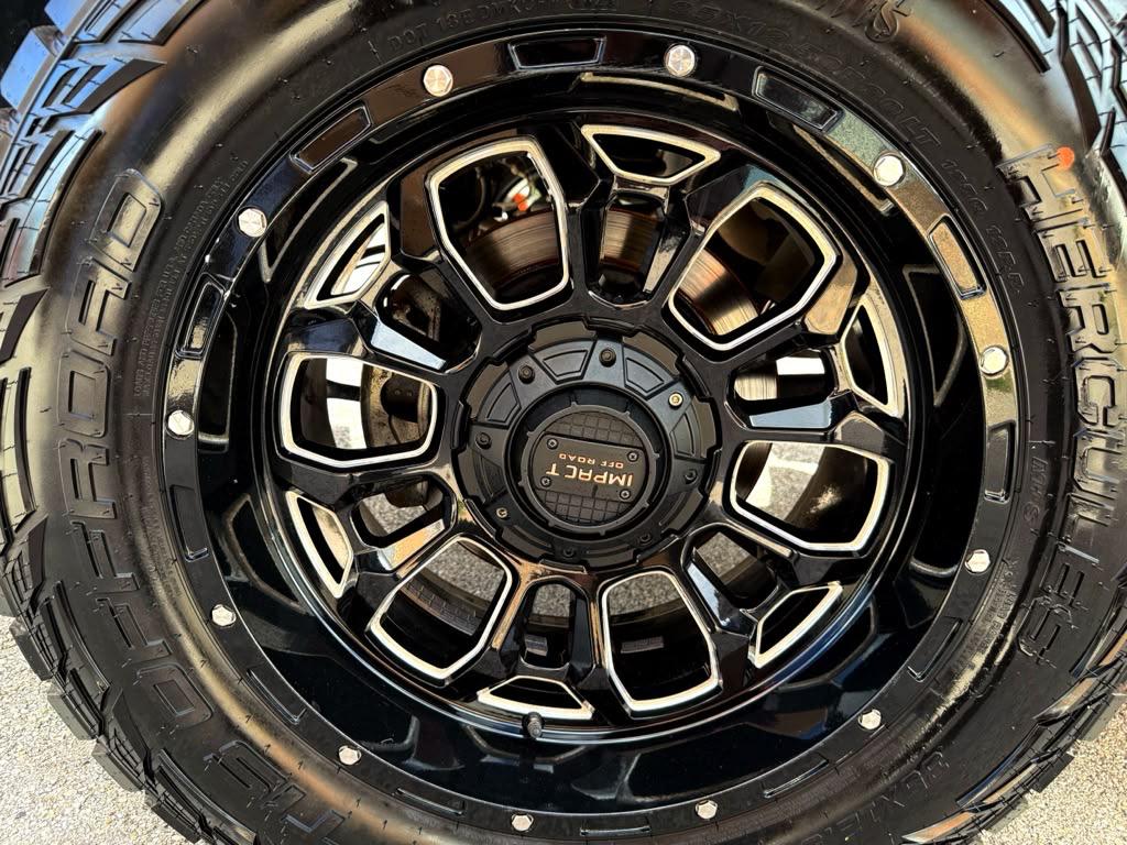 RAM 1500 4WD Crew Cab 140.5" Lone Star 2015