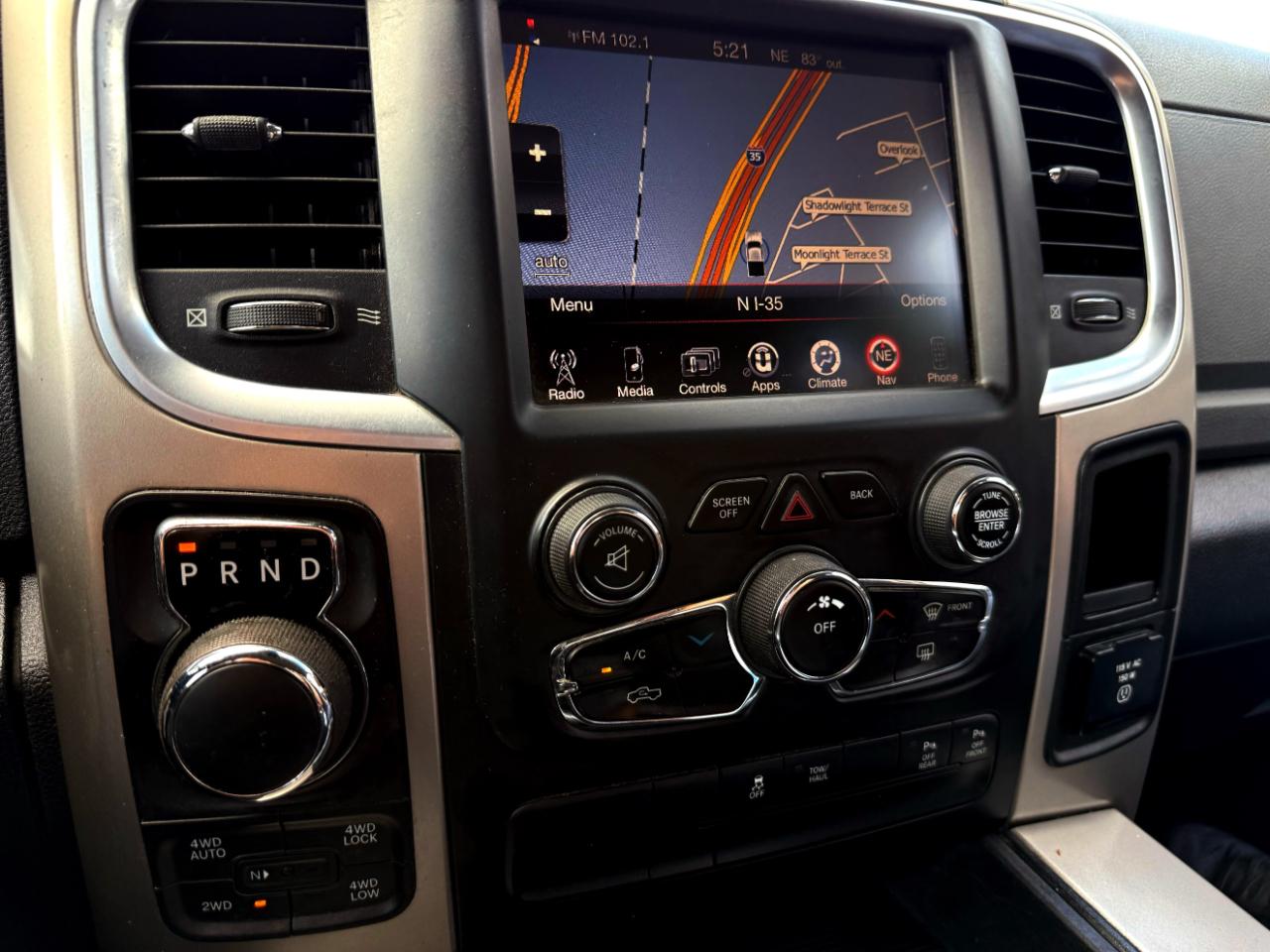 RAM 1500 4WD Crew Cab 140.5" Lone Star 2015