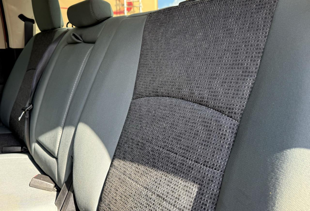 RAM 1500 4WD Crew Cab 140.5" Lone Star 2015