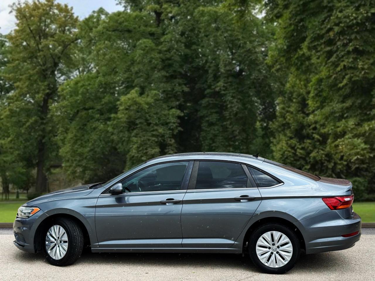 Volkswagen Jetta R-Line Auto w/SULEV 2019