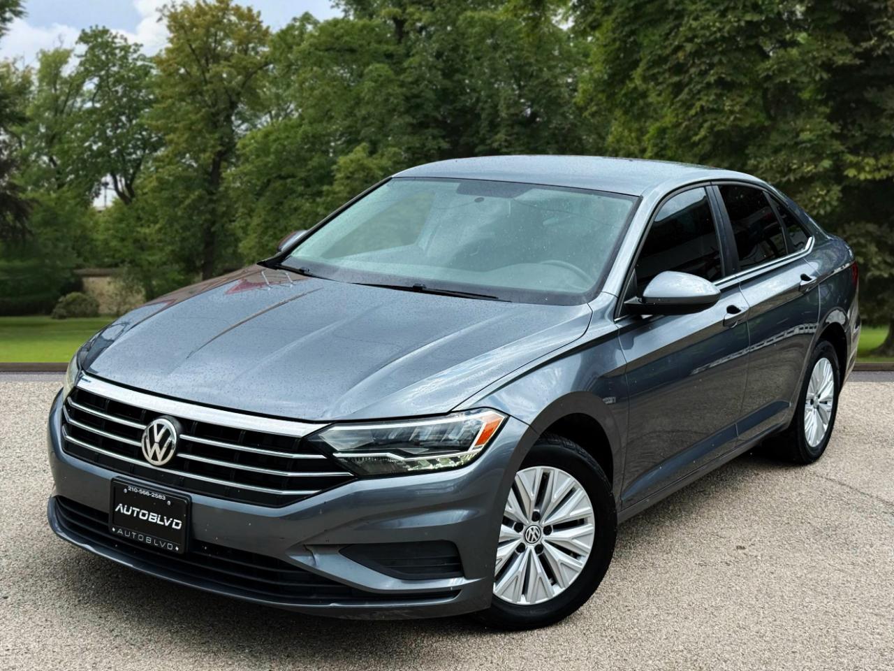 Volkswagen Jetta R-Line Auto w/SULEV 2019