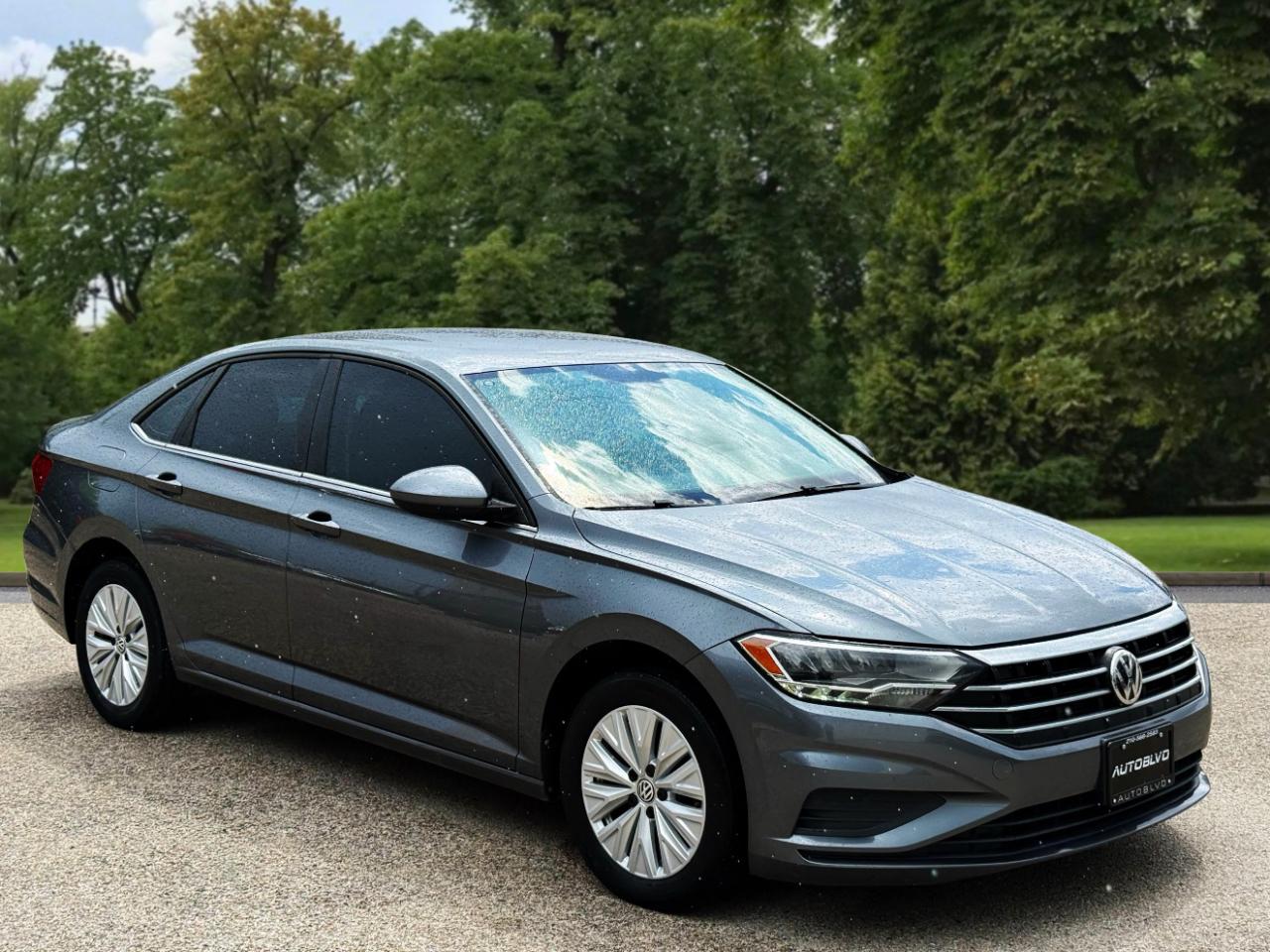 Volkswagen Jetta R-Line Auto w/SULEV 2019