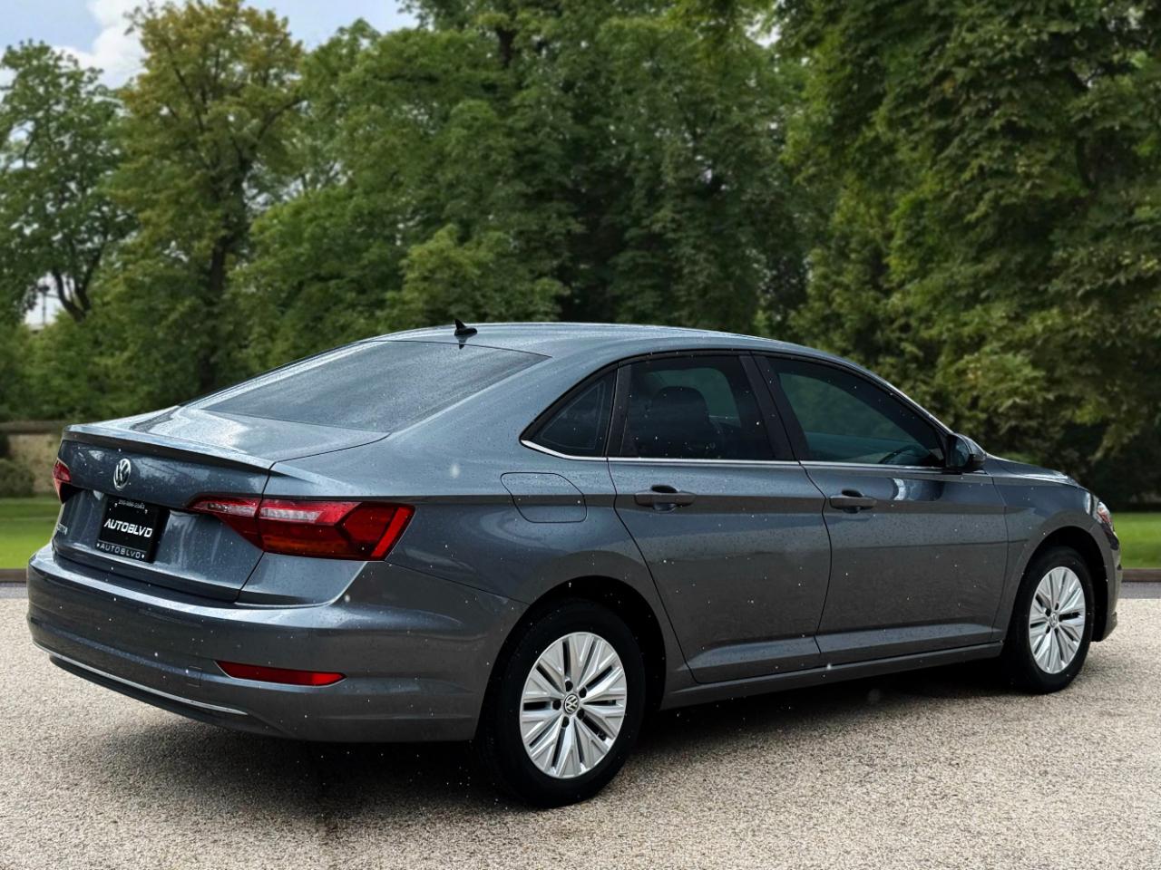 Volkswagen Jetta R-Line Auto w/SULEV 2019