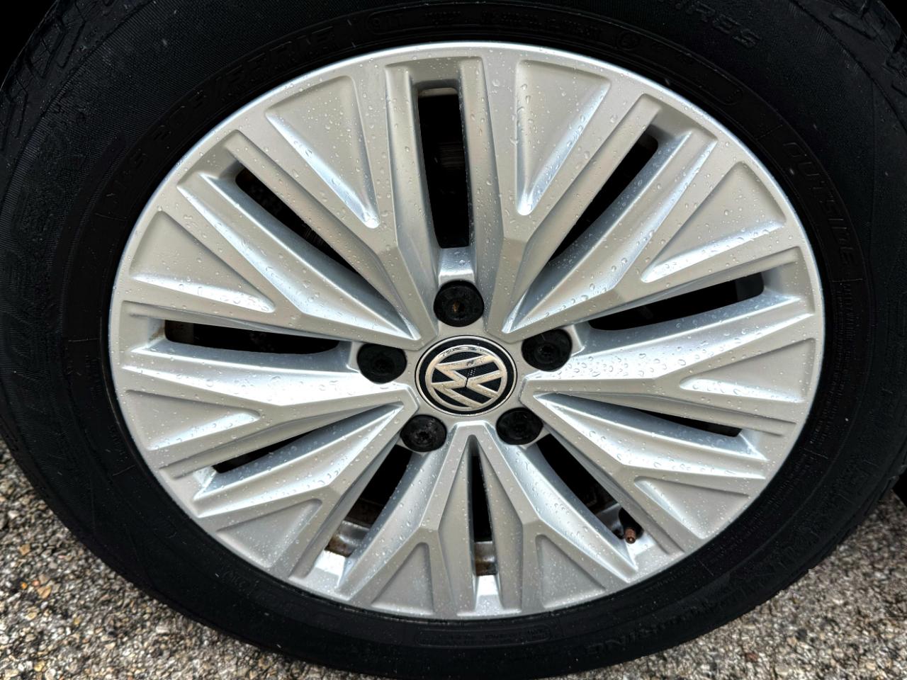 Volkswagen Jetta R-Line Auto w/SULEV 2019