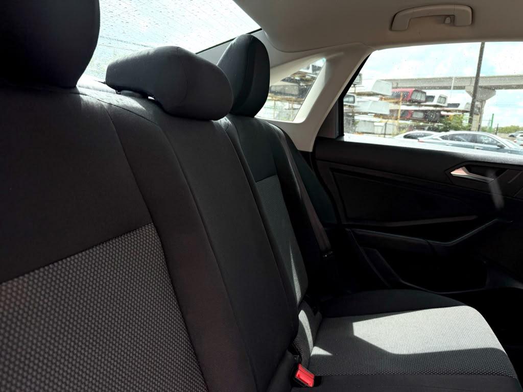 Volkswagen Jetta R-Line Auto w/SULEV 2019