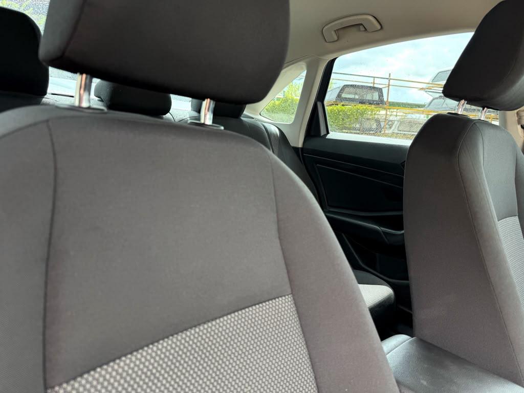 Volkswagen Jetta R-Line Auto w/SULEV 2019