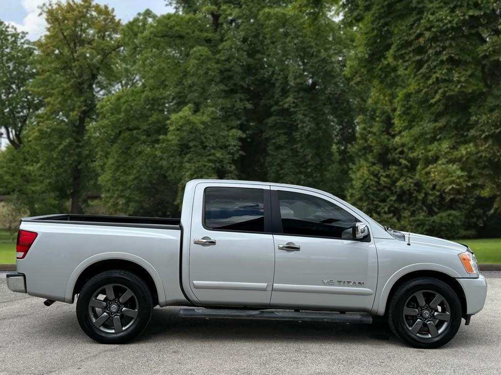 Nissan Titan 2WD Crew Cab SWB SV 2015