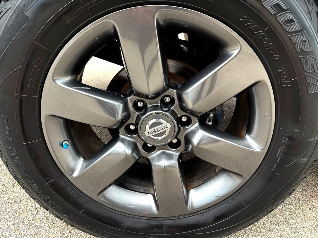 Nissan Titan 2WD Crew Cab SWB SV 2015
