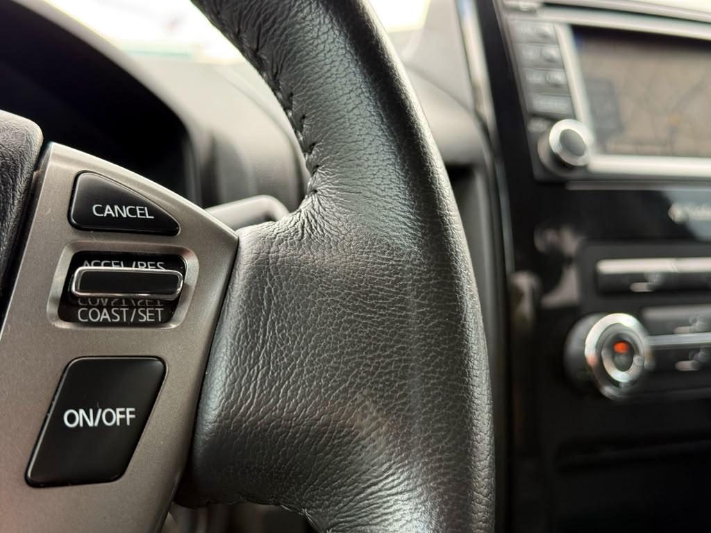Nissan Titan 2WD Crew Cab SWB SV 2015