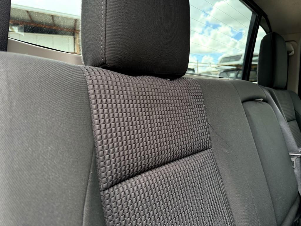 Nissan Titan 2WD Crew Cab SWB SV 2015