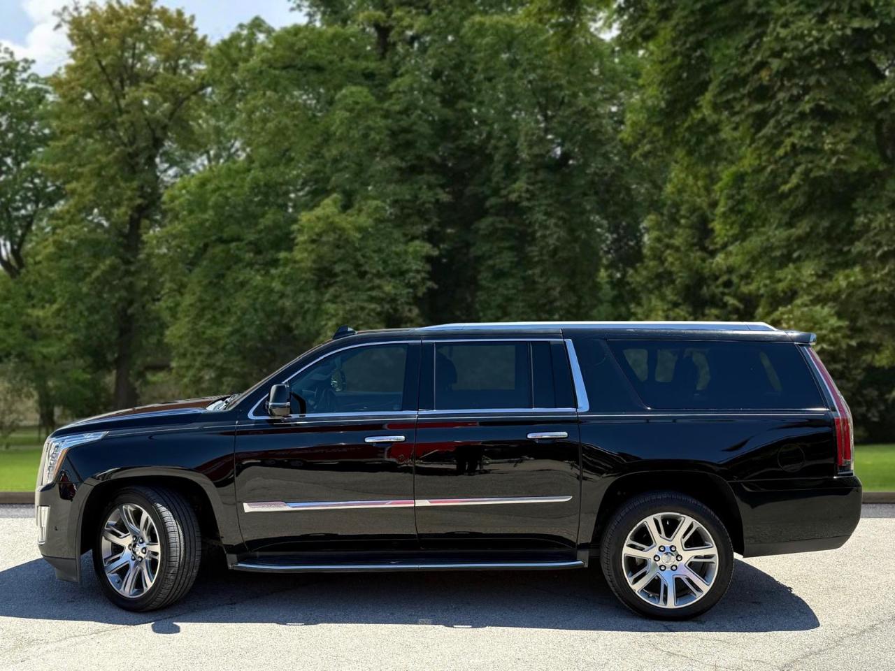 Cadillac Escalade ESV 4WD 4dr Luxury 2017