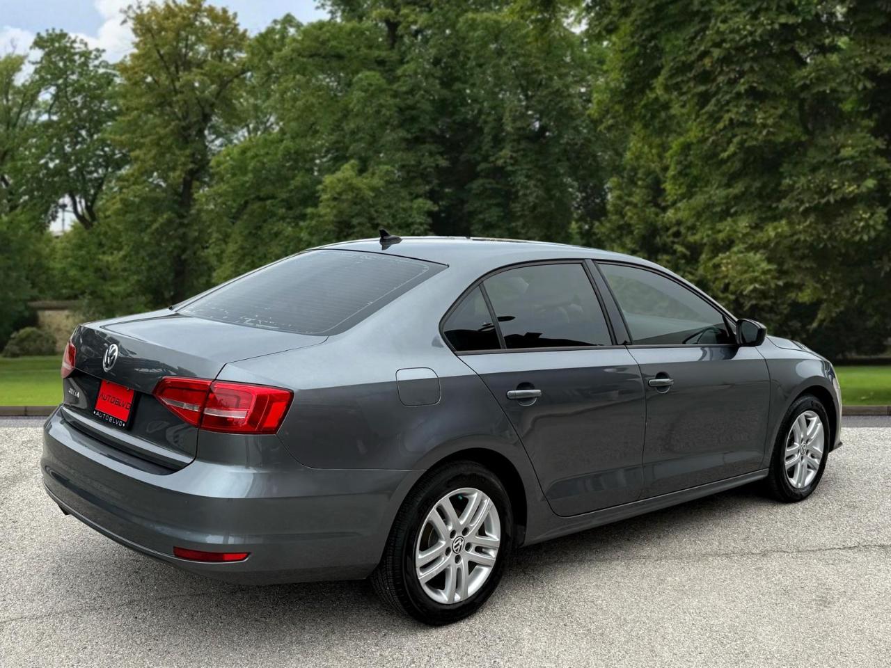 Volkswagen Jetta Sedan 4dr Man 2.0L S 2015
