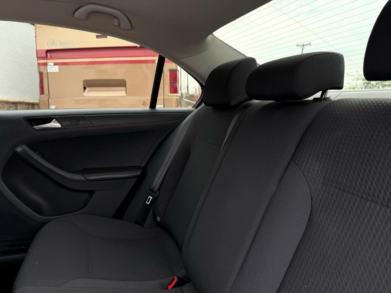 Volkswagen Jetta Sedan 4dr Man 2.0L S 2015