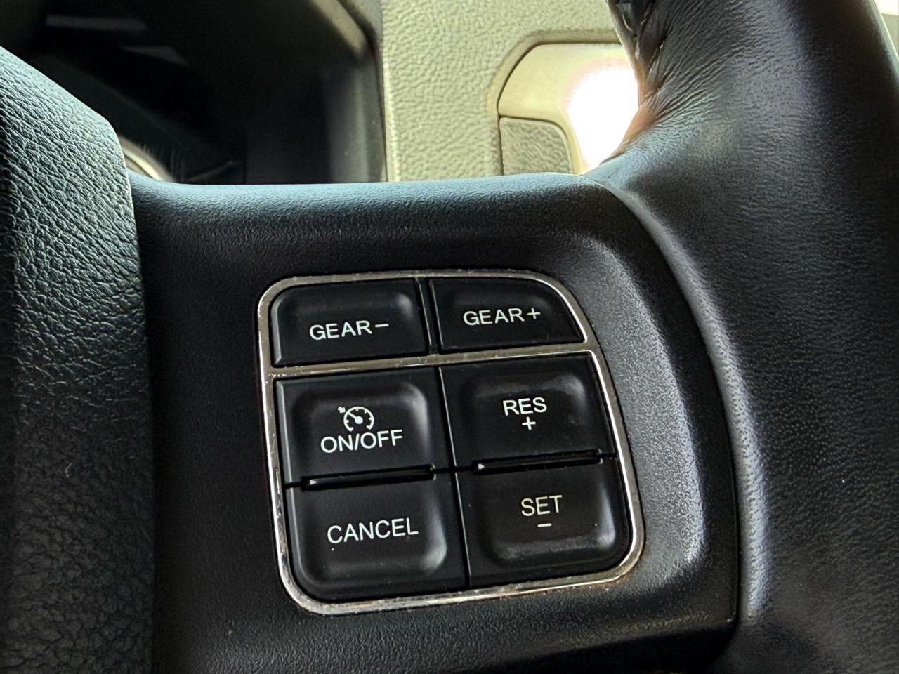 RAM 1500 2WD Crew Cab 140.5" Lone Star 2016
