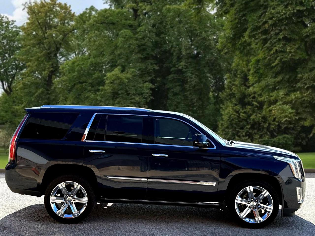 Cadillac Escalade 4WD 4dr Premium Luxury 2018