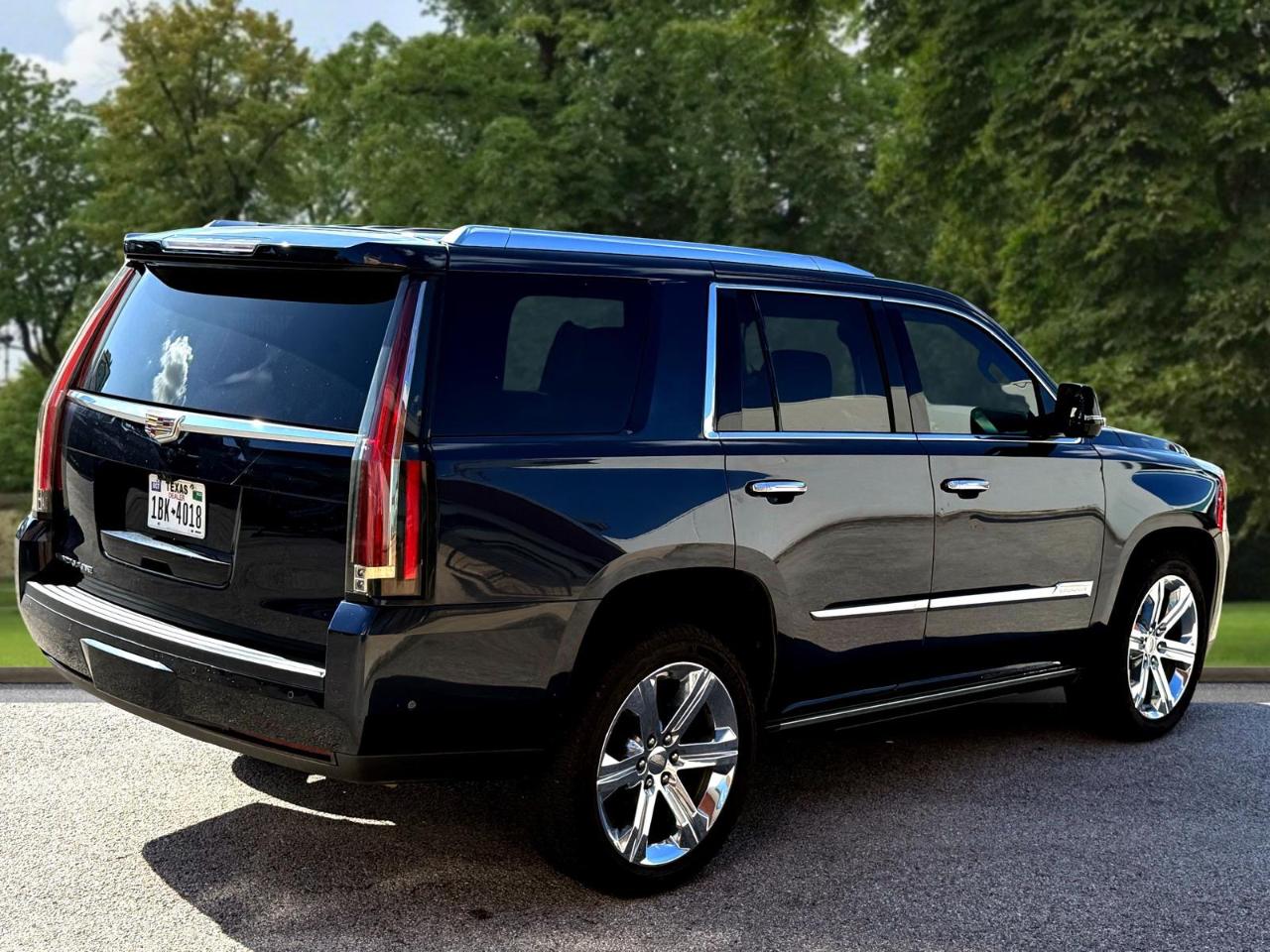 Cadillac Escalade 4WD 4dr Premium Luxury 2018
