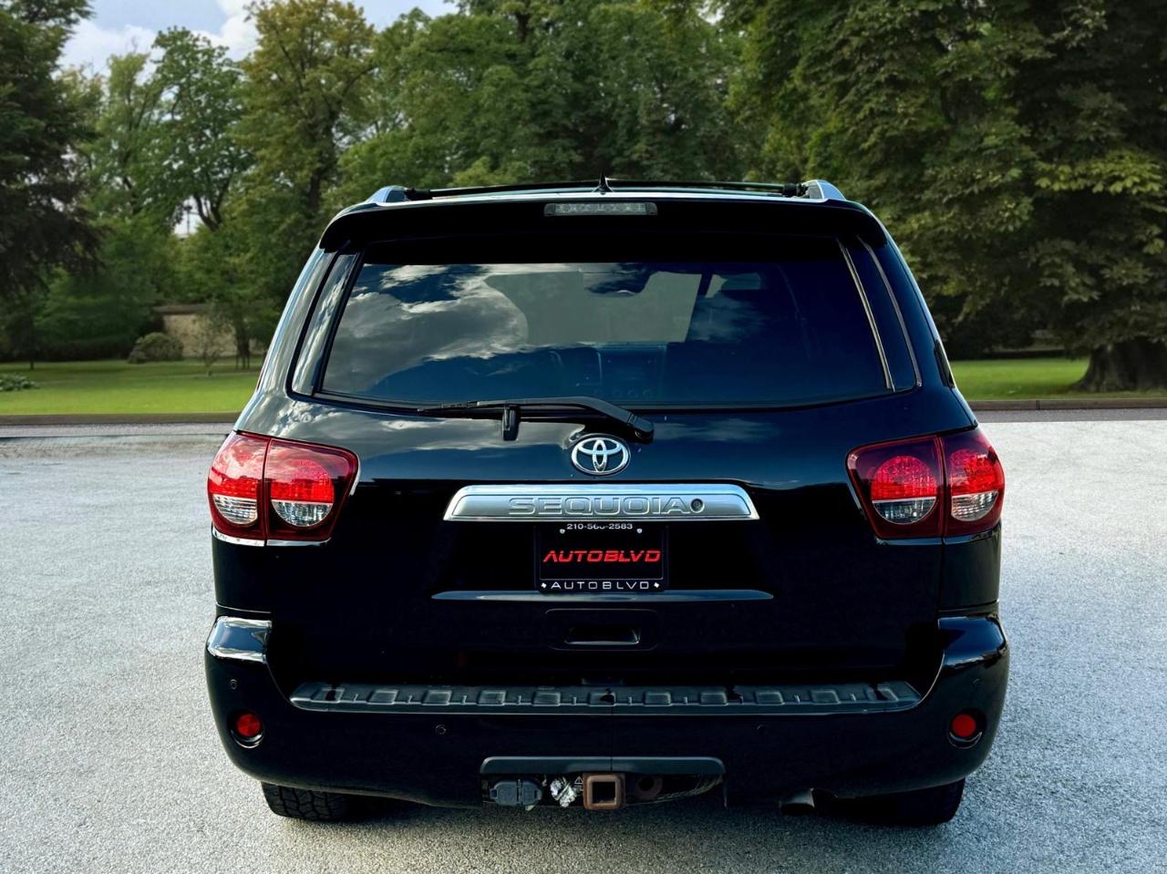 Toyota Sequoia Platinum RWD (Natl) 2018