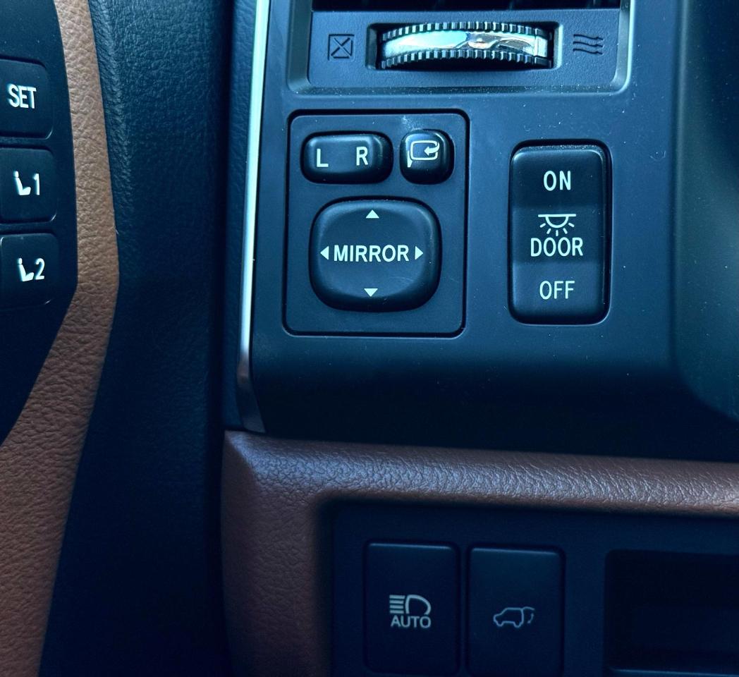 Toyota Sequoia Platinum RWD (Natl) 2018