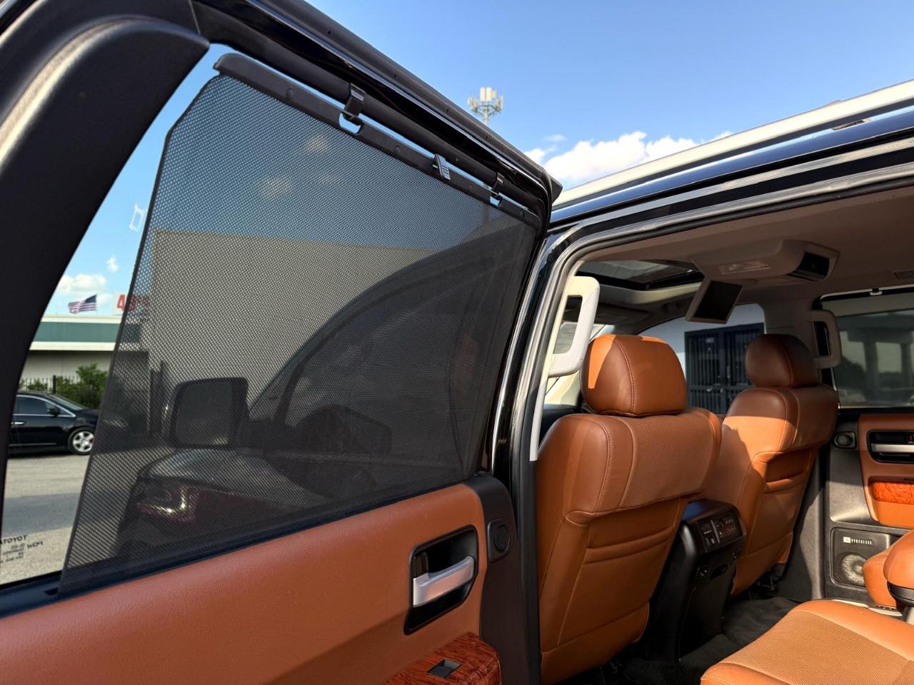 Toyota Sequoia Platinum RWD (Natl) 2018
