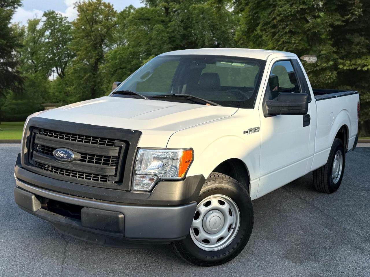 Ford F-150 2WD Reg Cab 122.5" XL 2014