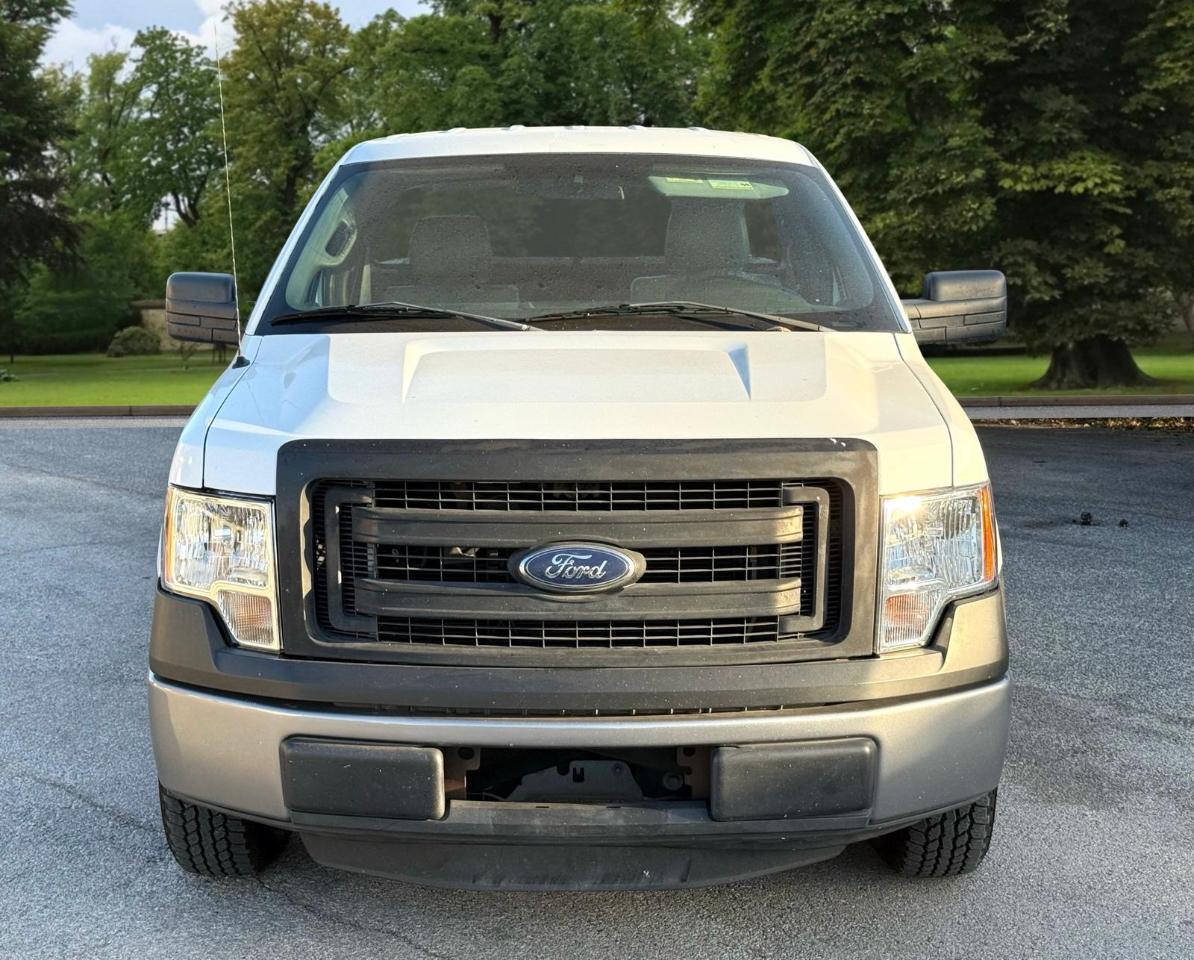 Ford F-150 2WD Reg Cab 122.5" XL 2014
