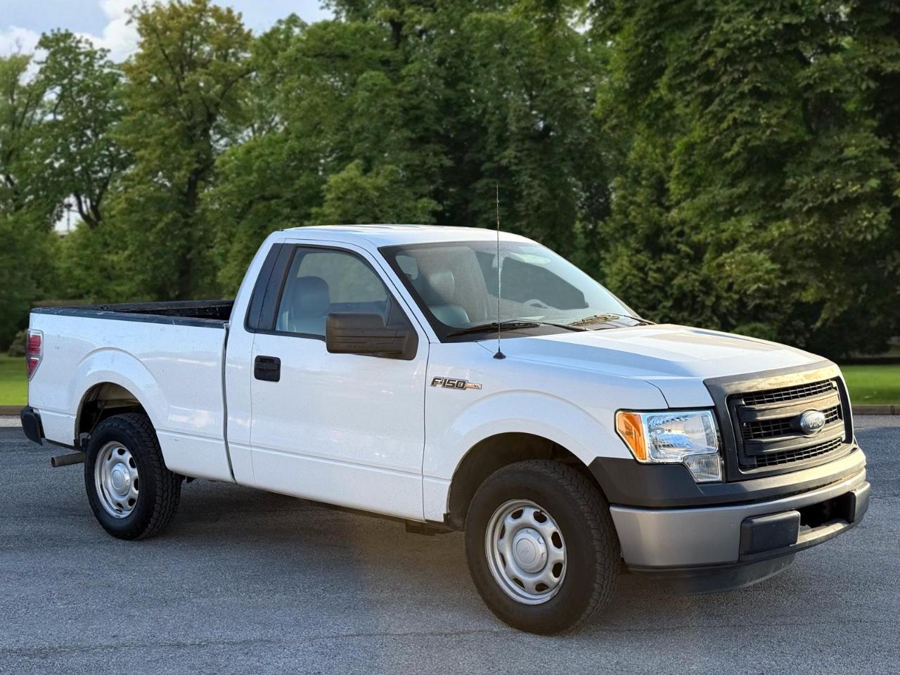 Ford F-150 2WD Reg Cab 122.5" XL 2014