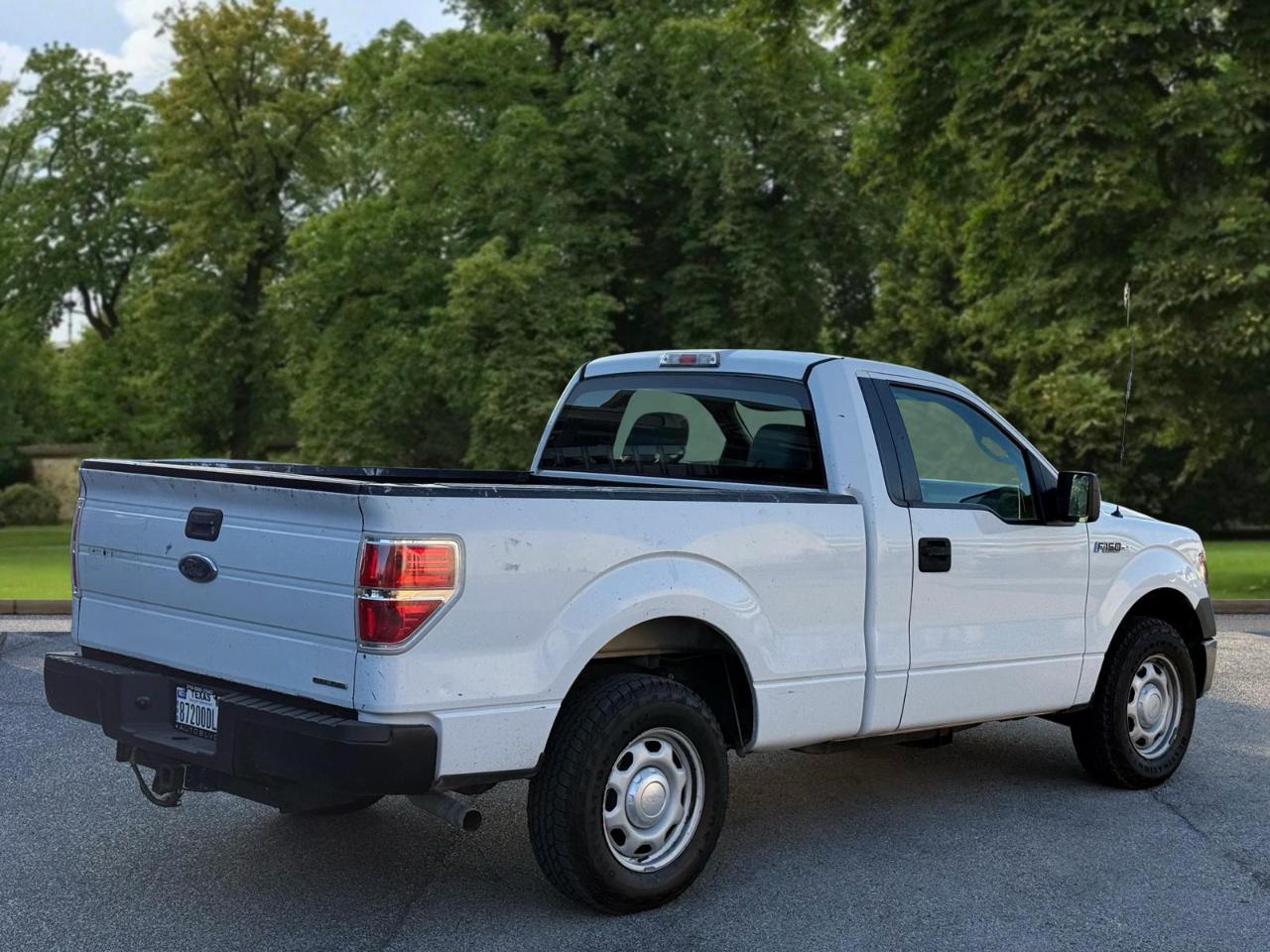 Ford F-150 2WD Reg Cab 122.5" XL 2014