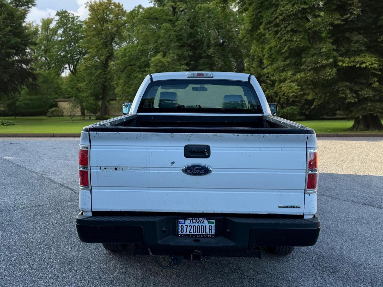 Ford F-150 2WD Reg Cab 122.5" XL 2014