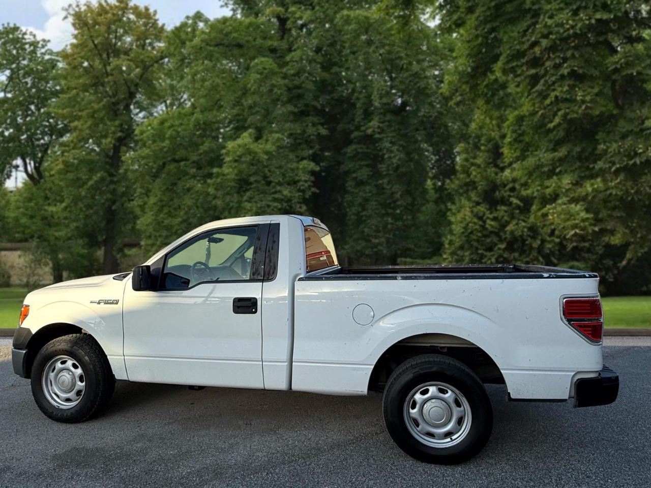 Ford F-150 2WD Reg Cab 122.5" XL 2014