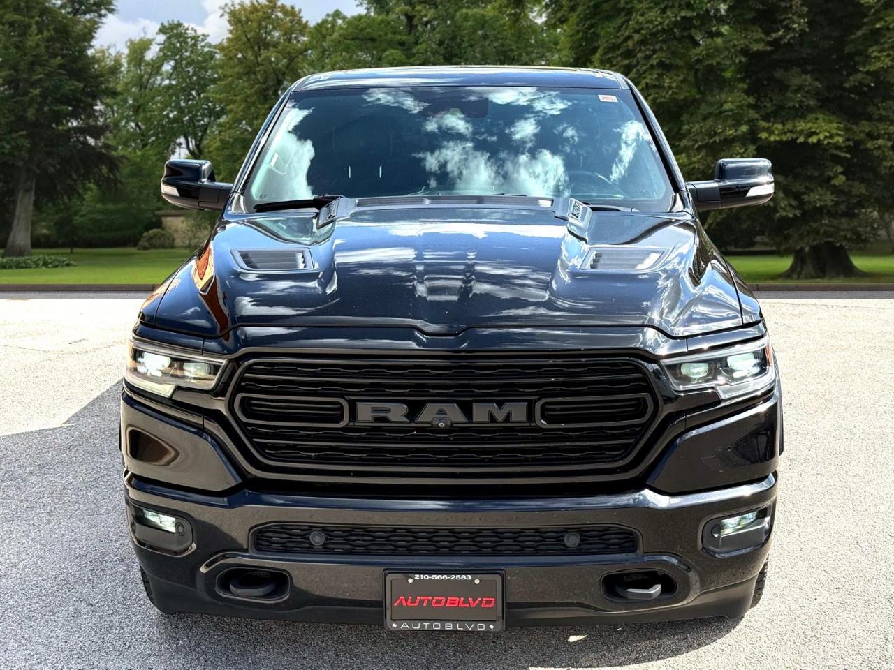 RAM 1500 4WD Crew Cab 140.5" Limited 2020