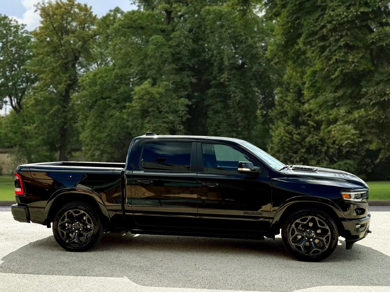 RAM 1500 4WD Crew Cab 140.5" Limited 2020