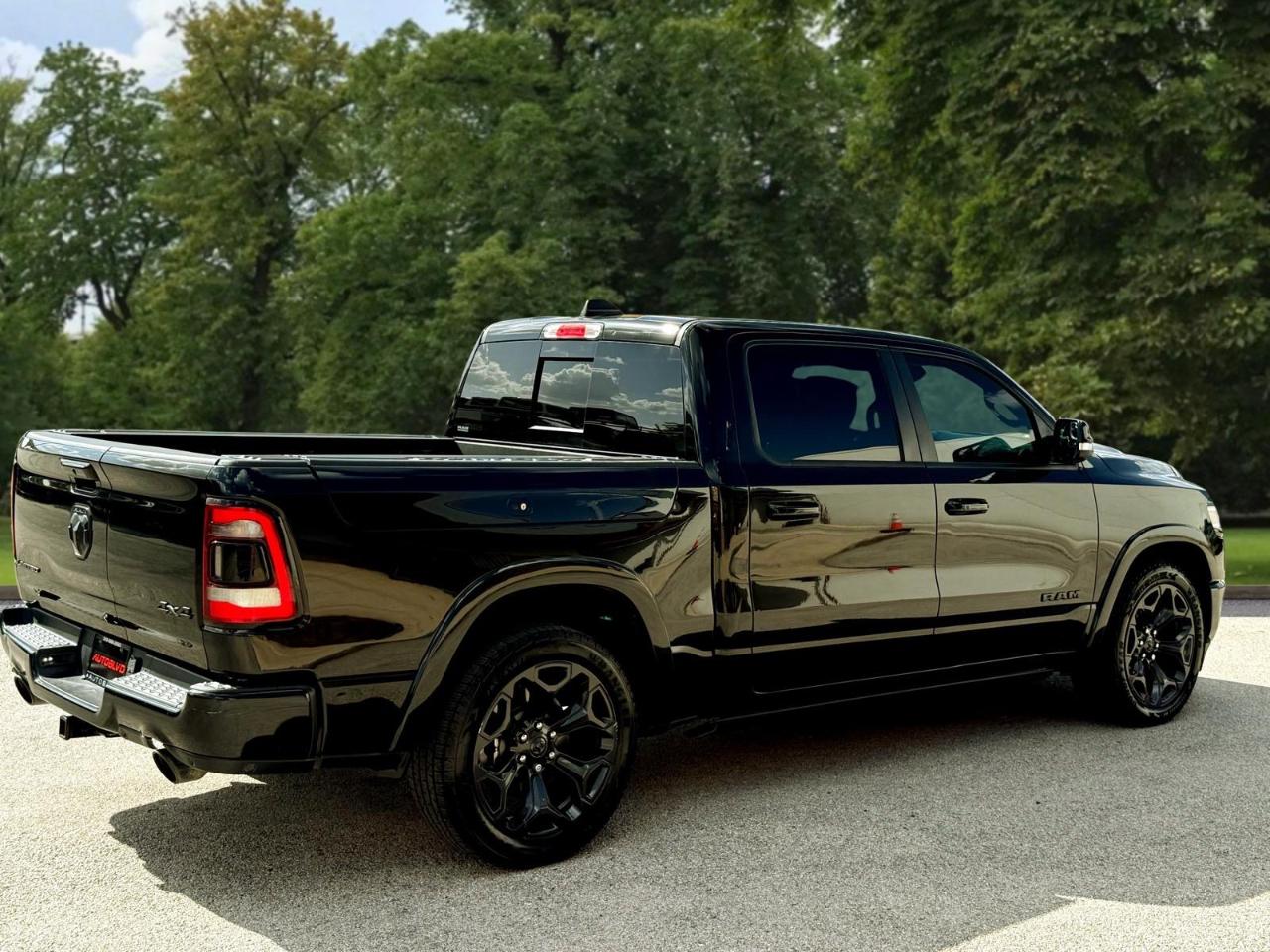 RAM 1500 4WD Crew Cab 140.5" Limited 2020