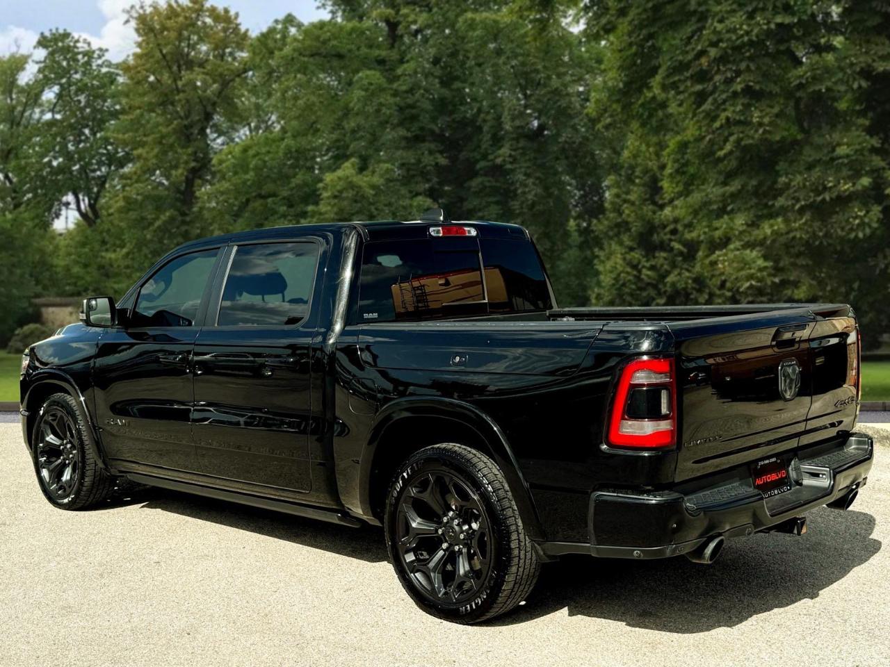 RAM 1500 4WD Crew Cab 140.5" Limited 2020