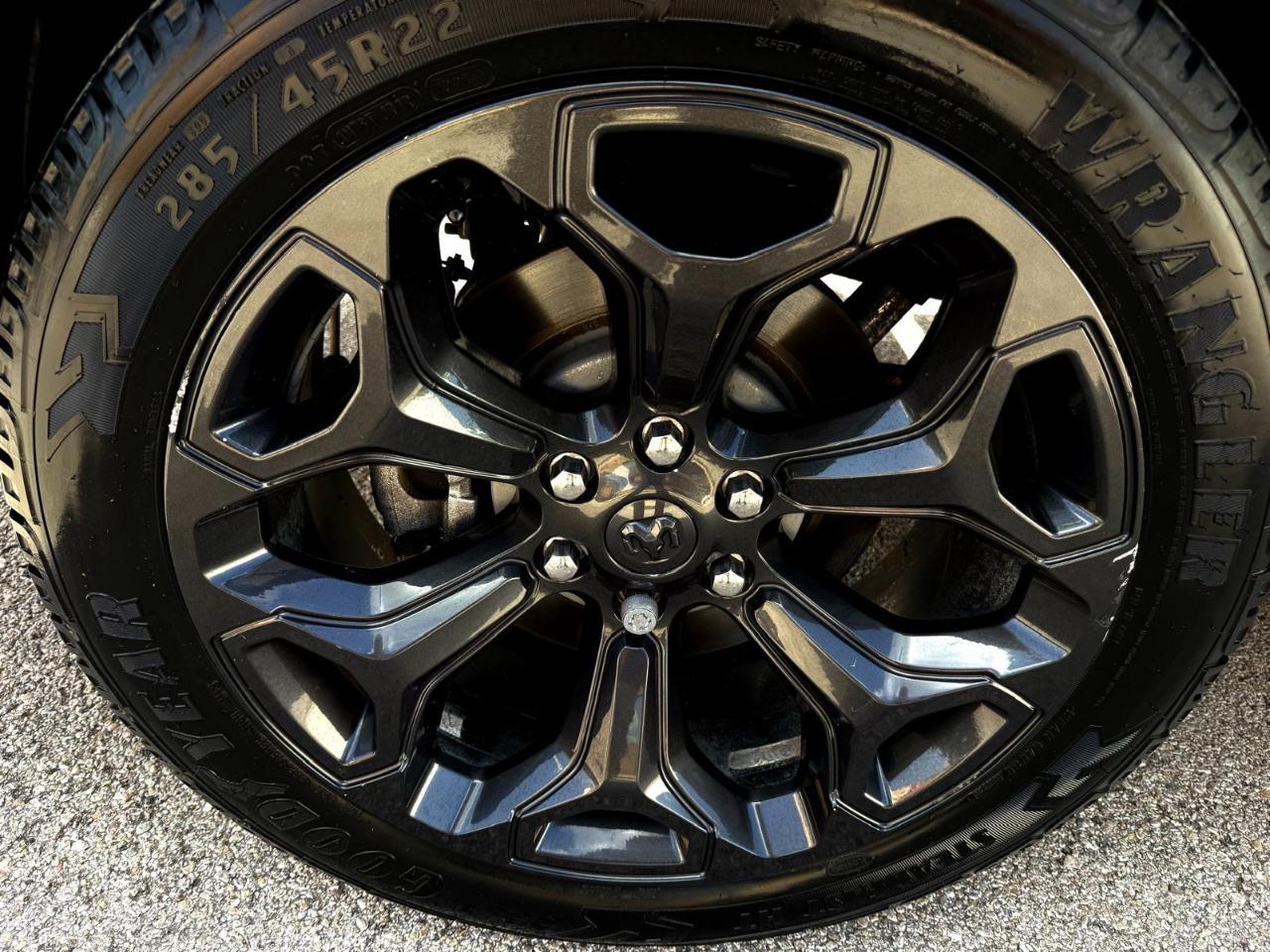 RAM 1500 4WD Crew Cab 140.5" Limited 2020