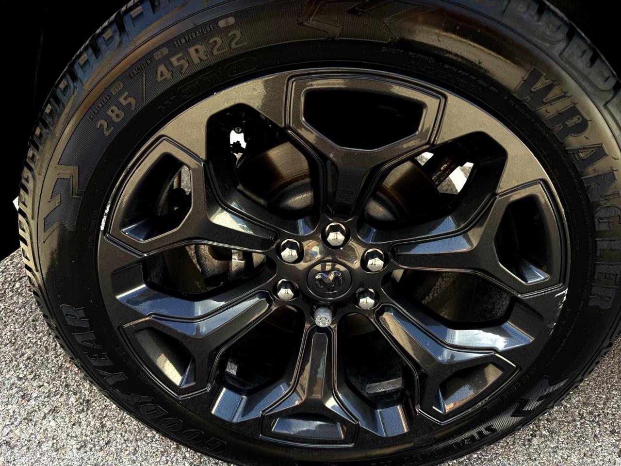 RAM 1500 4WD Crew Cab 140.5" Limited 2020