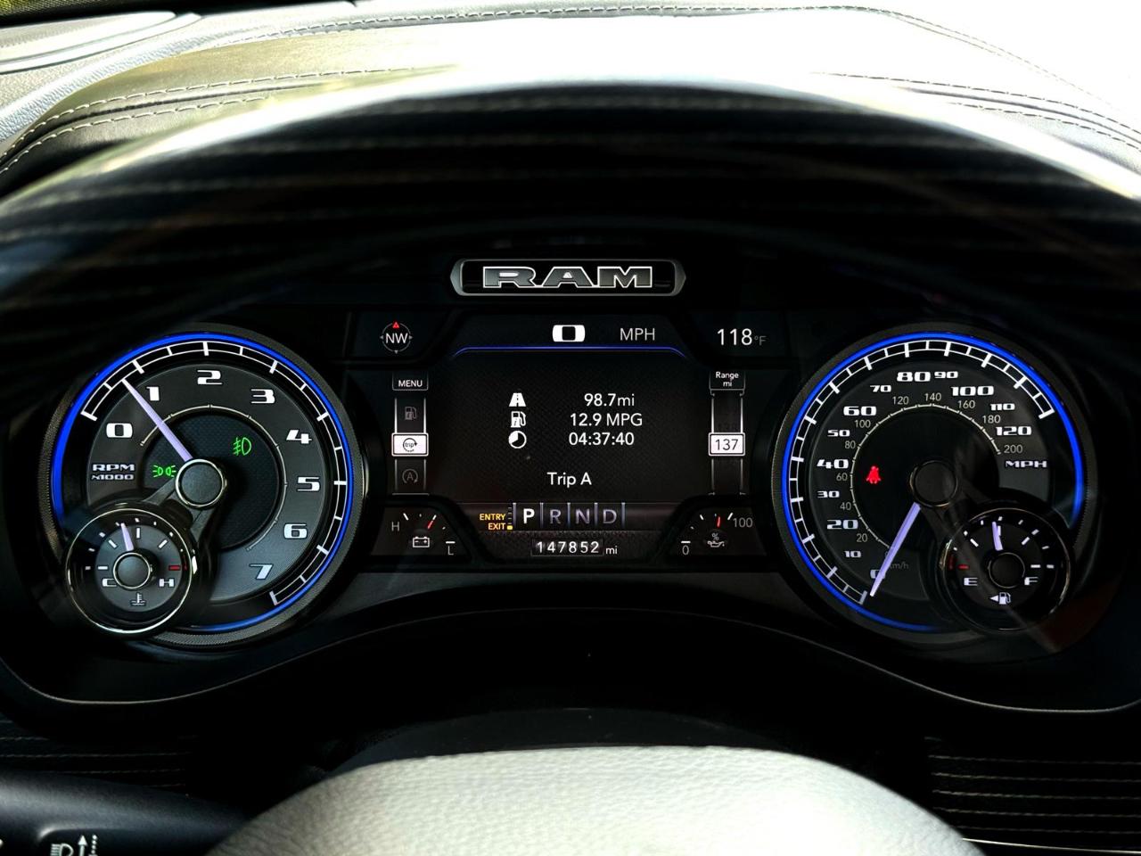RAM 1500 4WD Crew Cab 140.5" Limited 2020