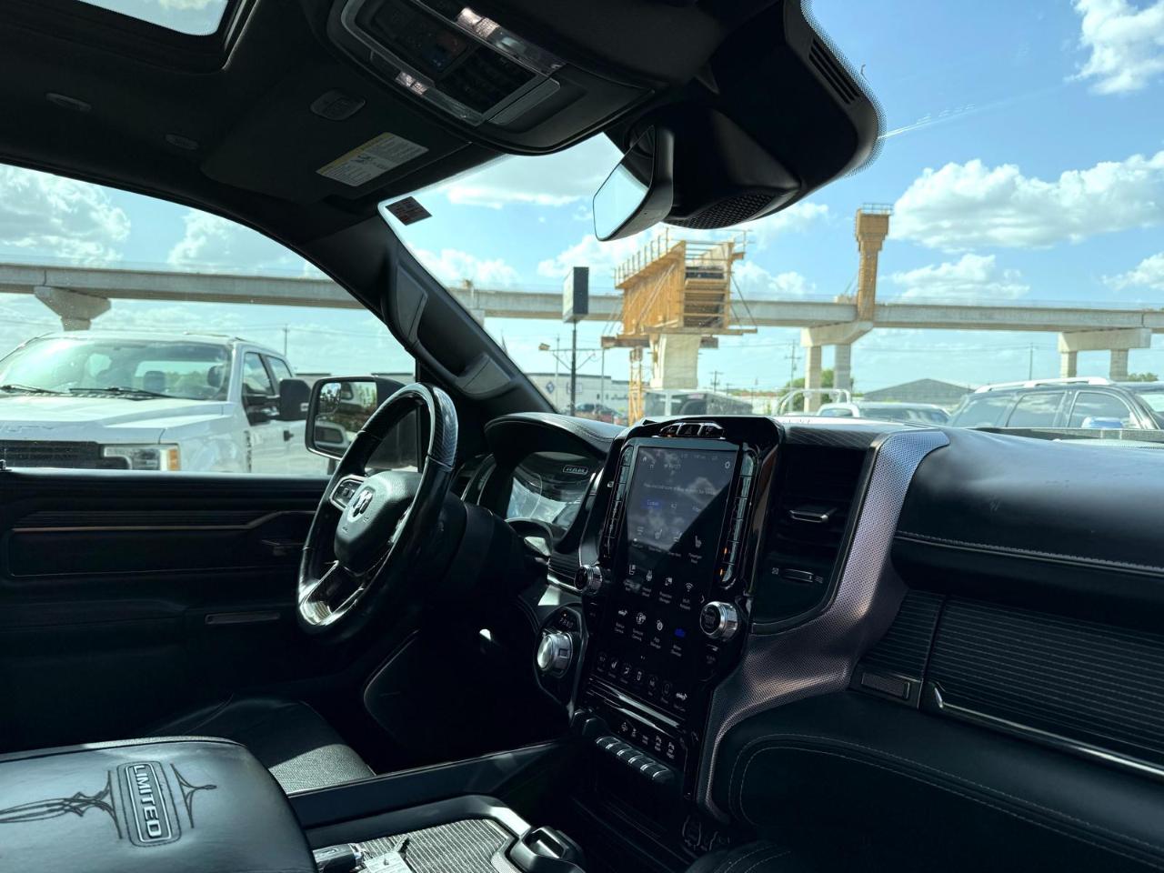RAM 1500 4WD Crew Cab 140.5" Limited 2020