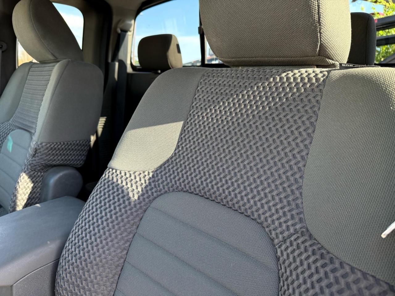 Nissan Frontier 2WD King Cab I4 Auto SV 2013